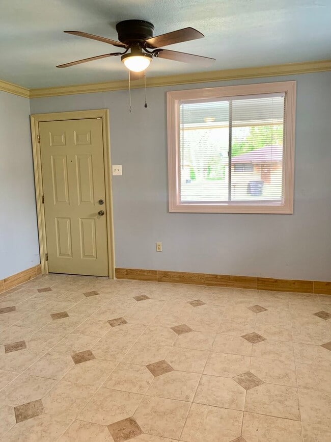 Photo - 3BD/2BA House for Lease in Bristol Place Subdivision in Baton Rouge