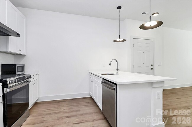 Photo - 3515 Markland Dr Unit 107