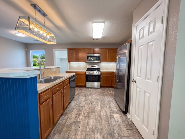 Photo - 8102 Sanders Glen Ln