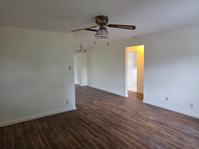 7195 NW 9th Ct