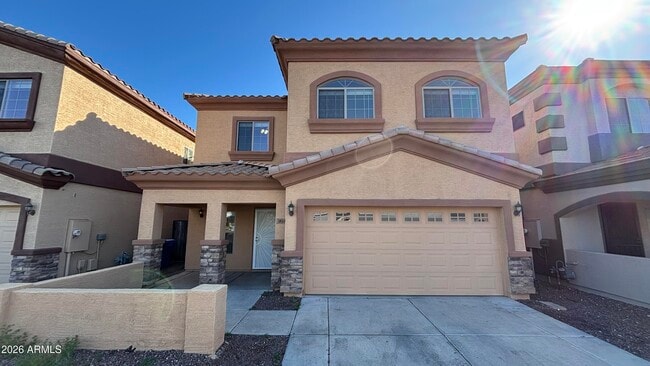 Building Photo - 1833 E Hartford Ave