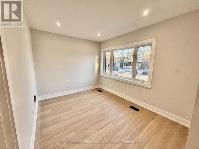 Photo - 246 Marlborough St Unité 1