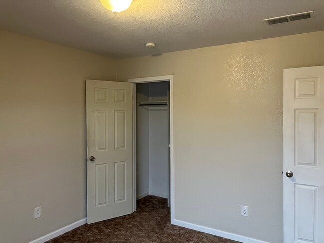 Photo - 1709 Edgewater Ave