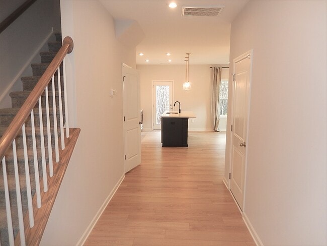 817 Oak Center Dr