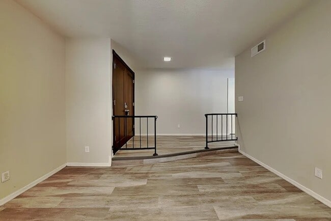Photo - 4841 W Vogel Ave