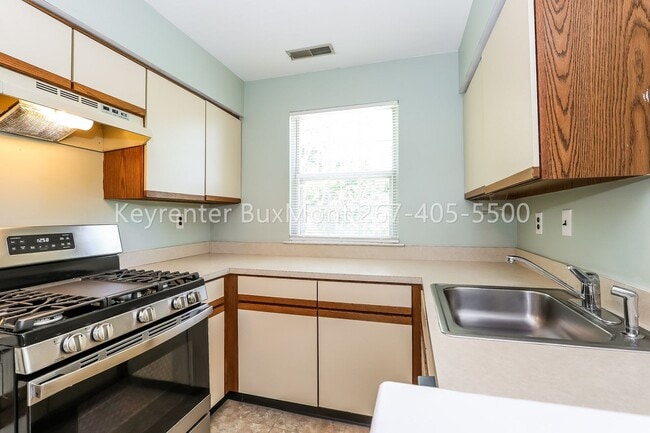 Photo - Beautiful 2 Bed / 2 Bath second-floor condo in Rose Hollow community!