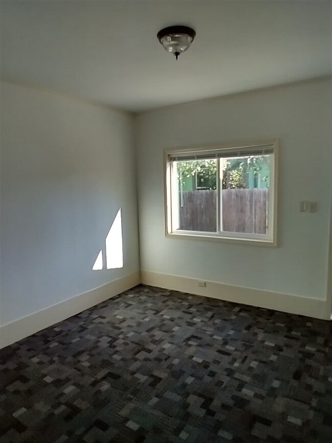 Photo - 302 Maple St Unidad 4