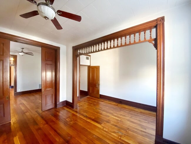 Photo - 1607 Sarah St