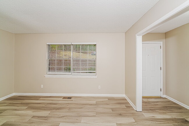 Photo - 1132 Corvair Cir