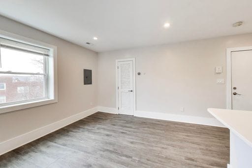 Photo - 924 19th St NE Unit 3