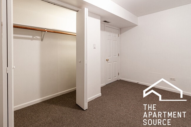 Photo - 1110 W Wolfram St Unit G