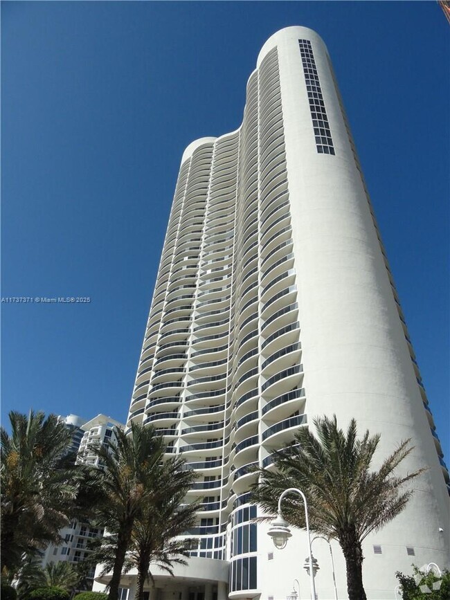 Building Photo - 17201 Collins Ave Unit 1206 Rental