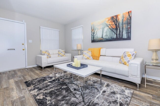 TOWNHOMES AT BLENDON