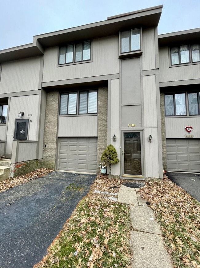 Building Photo - South Fayette - Spacious 3 Bedroom, 2.5 Bath Townhouse - Hunting Ridge Community
