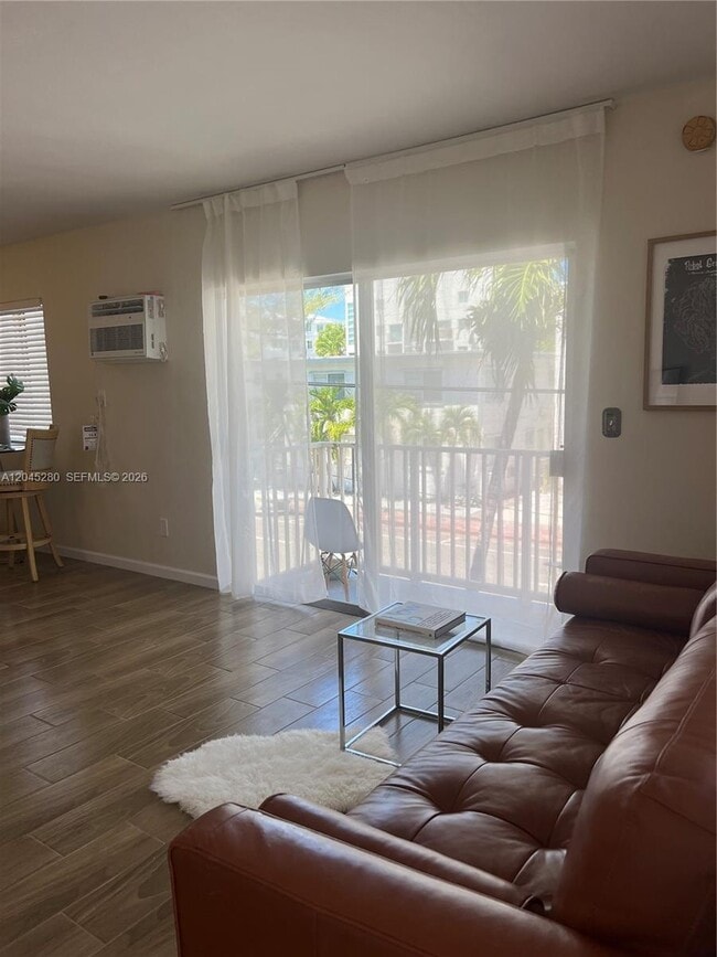Photo - 7720 Harding Ave Unidad 8