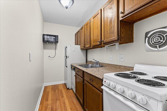 Photo - 1531 Packard St Unit 13