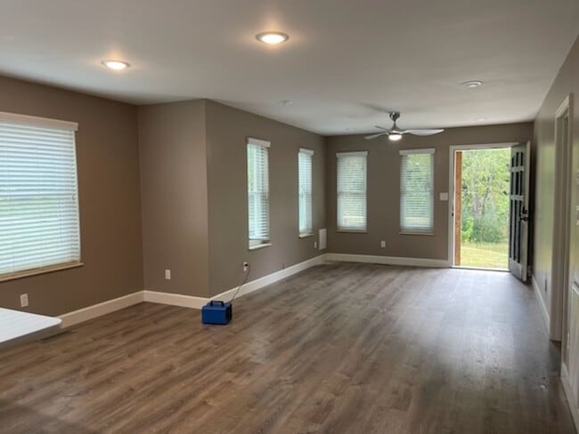 Photo - 1419-1423 1425 Unit 2-1421 Shannon Circle