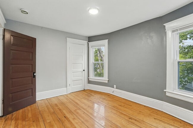 Photo - 427-429 Dewey St Unidad 429