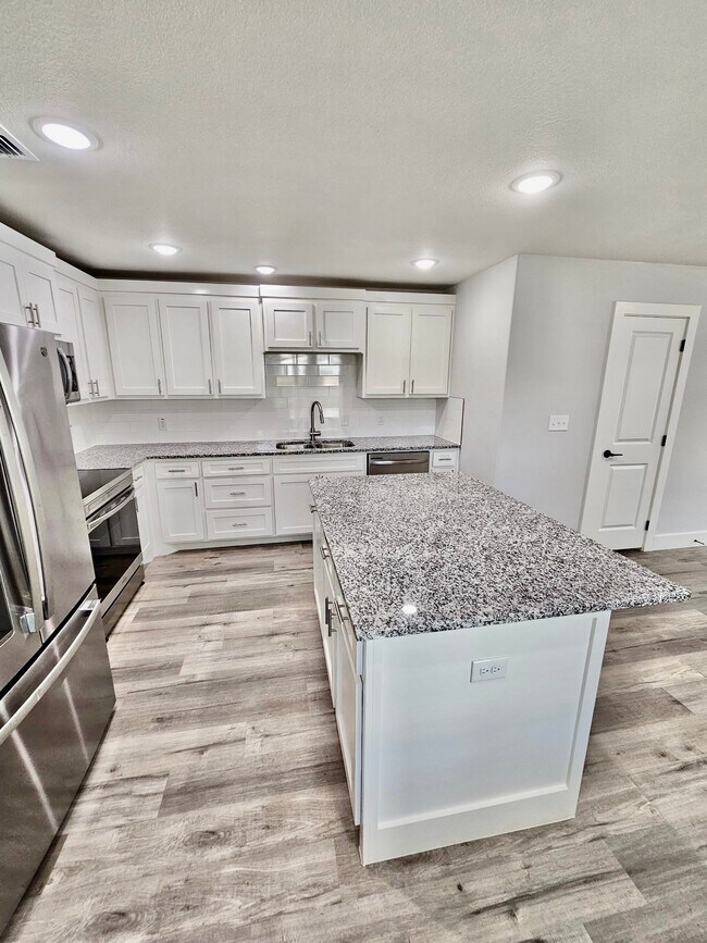 222 W Bond St Unit 222