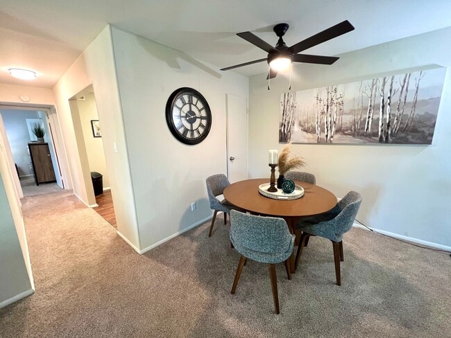 Classic 2BR / 756sqft Dining Area