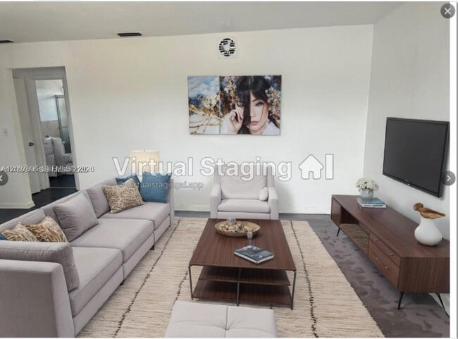 Building Photo - 1931 NE 168th St Unit 3