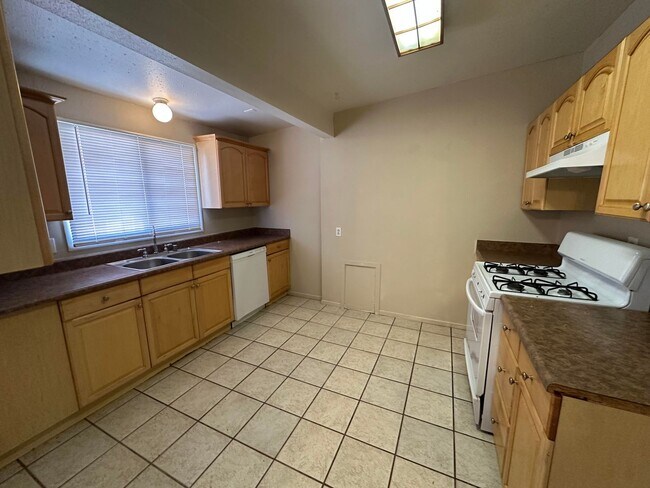 Photo - 453 Oasis Dr