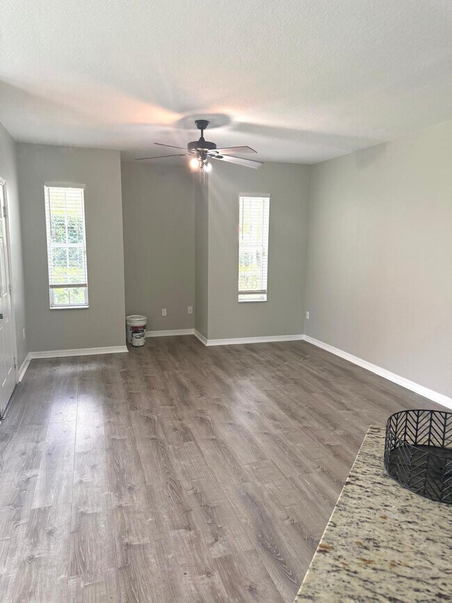 102 SW Peacock Blvd Unit 2-104