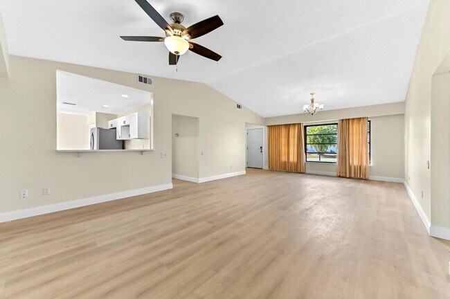 Photo - 571 SE Anchor Ln