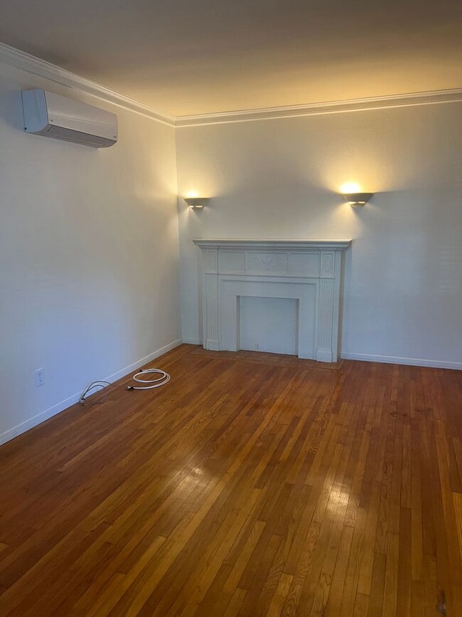 732-750 D Ave. (Colonial House)