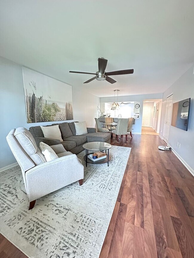 Photo - Renovated 1st Floor Seasonal unit in North...