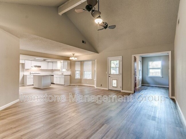 12013 S Gum Ave
