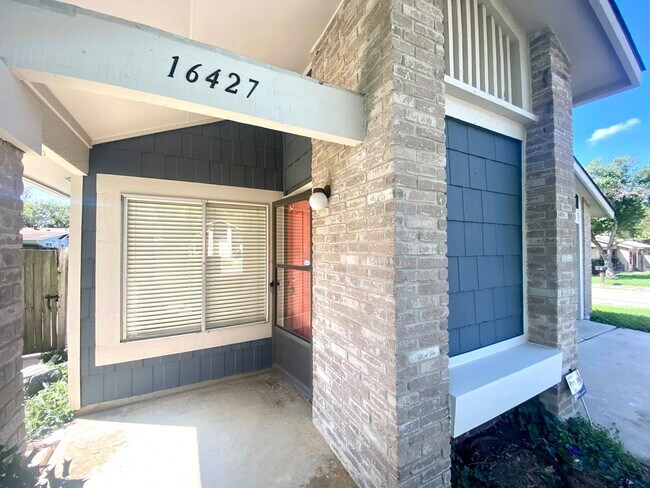 Photo - Remodeled 3 Bedroom 2 Bath  with cute back...