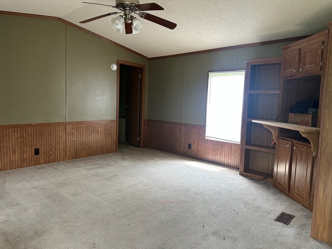 Photo - 182 Clements Rd