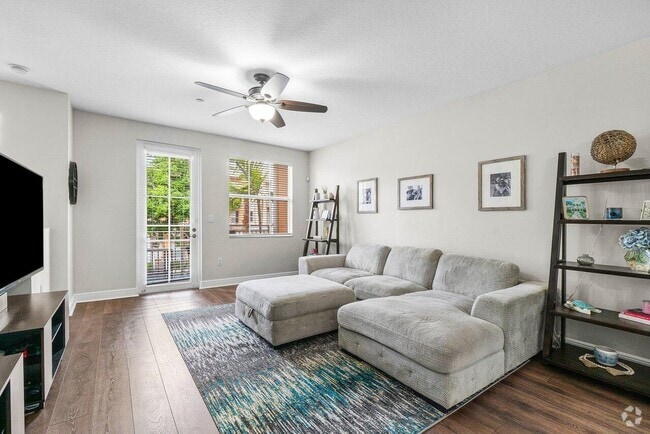 Building Photo - 410 SW 13th Ave Rental