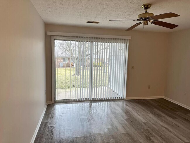 Photo - Hedington Condo