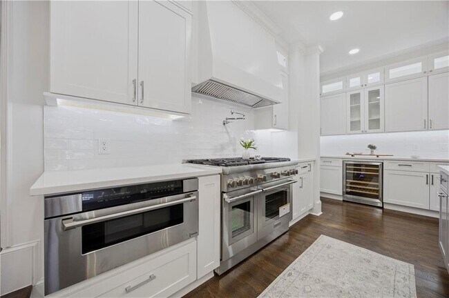 Photo - 6410 Westchester Pl
