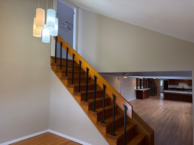 Photo - 900-904 Main St Unit 904 B