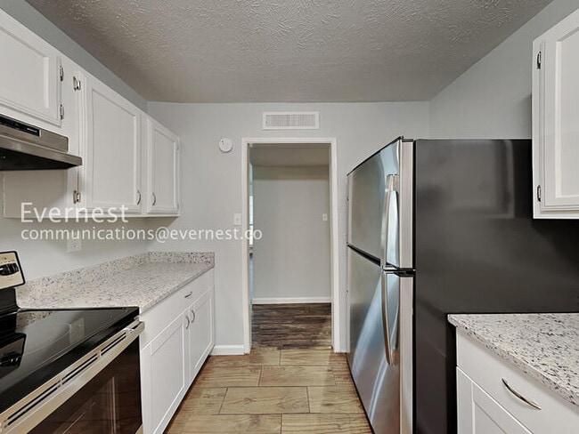 Photo - 3 Bed/2 Bath Home with Garage / Pet-Friend...