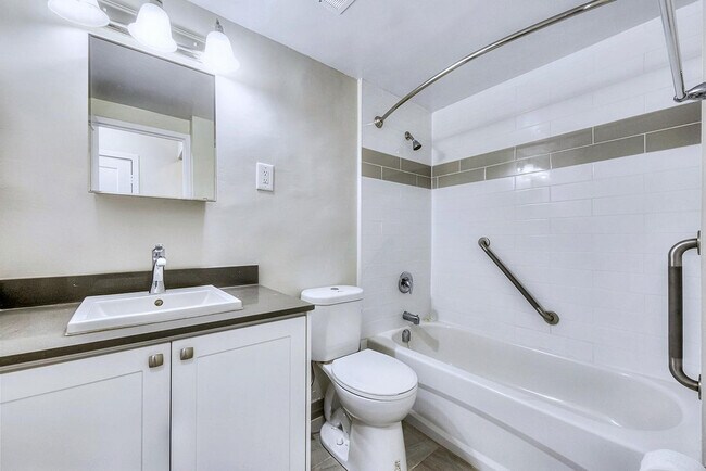 Photo - Centennial Towers