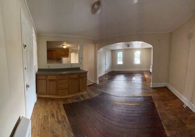 Building Photo - 29 N Union St Rental