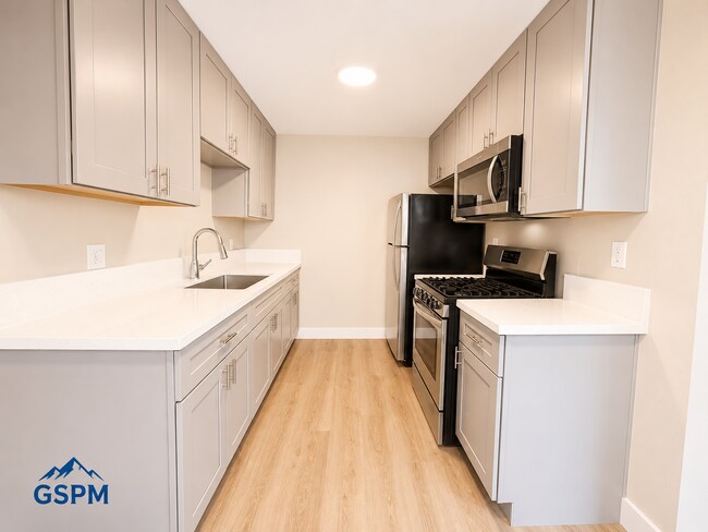 Photo - Emerald Ave Apartments
