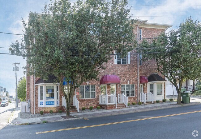 Photo - 132-134 Main St