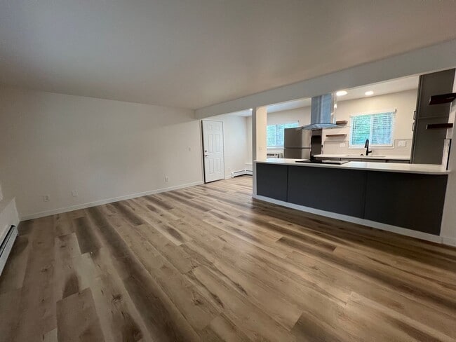 Building Photo - Locust312 (**CW-KS) Unit 4