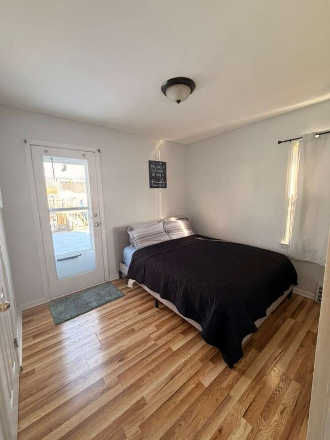 Photo - 24800 Dunning St