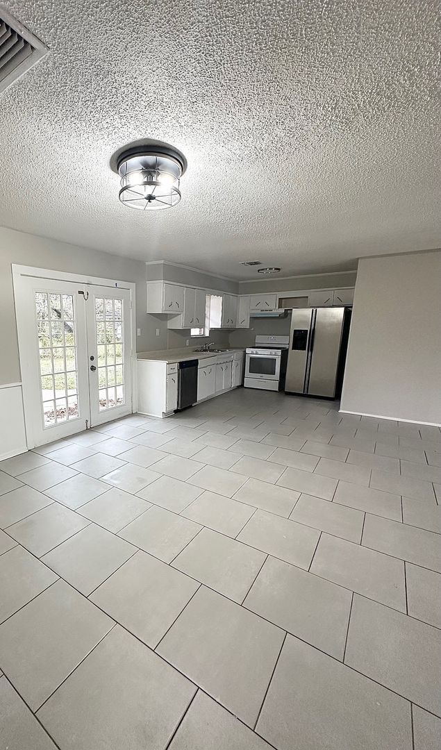 Photo - 3012 Gaines St