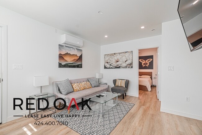 Building Photo - 4725 1/2 W 18th St Unit 4725 1/2 Rental