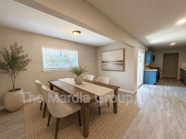 Photo - 519 Price Dr