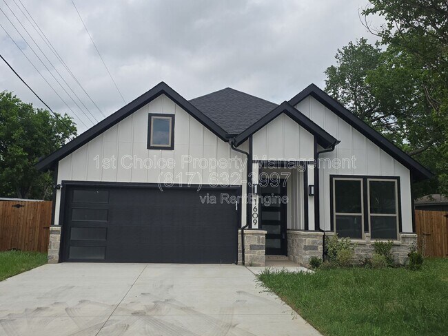 Building Photo - 1609 Sharon St