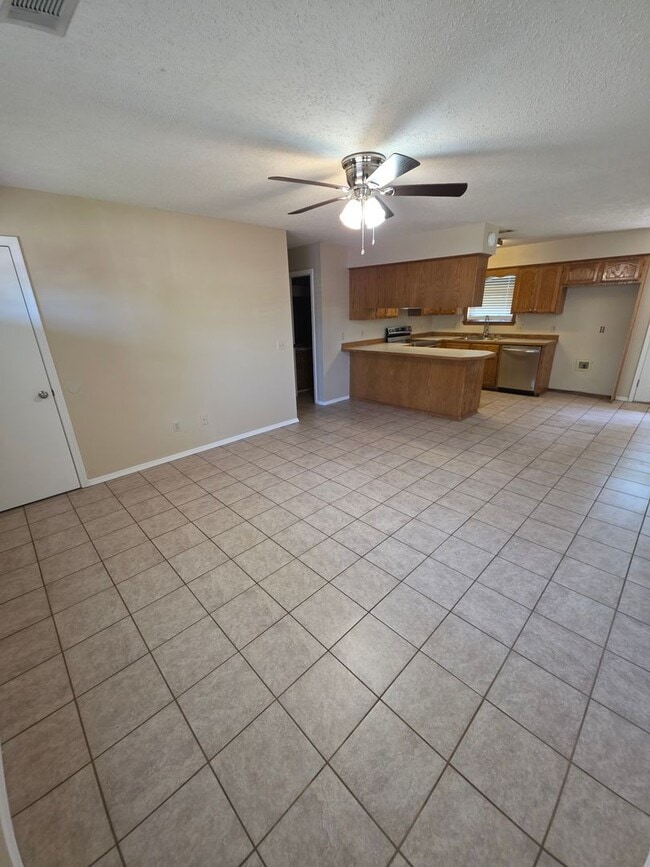 Photo - 1508 E L St