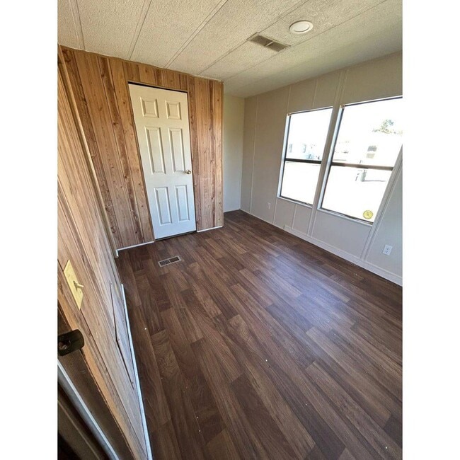 Photo - 315 Walker Ct House